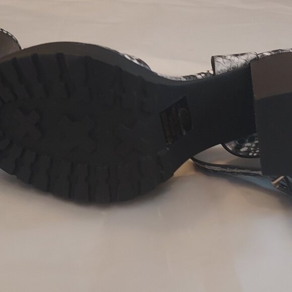 Soda Women Platform Block Mid Heel Sandal - Picture 4 of 5